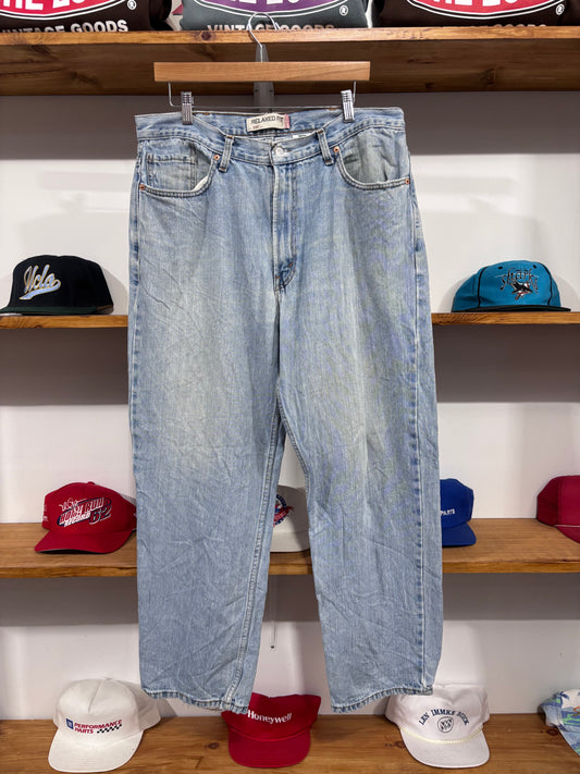 Vintage Levi’s 550 Light Blue Jeans